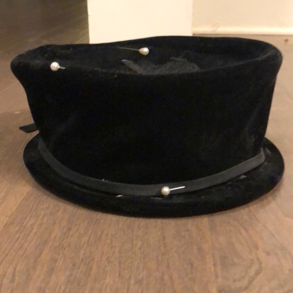 Accessories - Vintage Valerie Modes black velvet hat